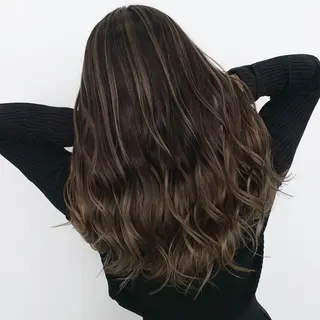 ロング 山田 絵里菜のヘアスタイル