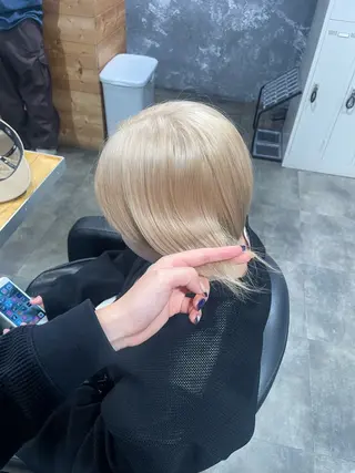 ショート カラー ハイトーン 横浜💞ミオのヘアスタイル