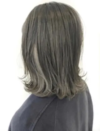 カラー 堤 麻衣子のヘアスタイル