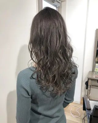 セミロング カラー ブリーチ特化 梅田本多翔のヘアスタイル