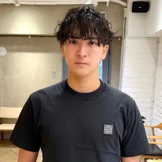 ミディアム パーマ メンズ センターパート 田形清流のヘアスタイル