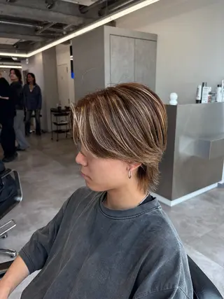 カラー メンズ AKI .のヘアスタイル