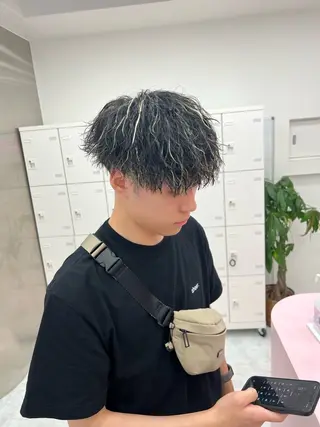 ミディアム パーマ メンズ メンズパーマ特化 TAIGAのヘアスタイル