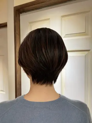 ショート 河上 麻衣/白髪ぼかしのヘアスタイル