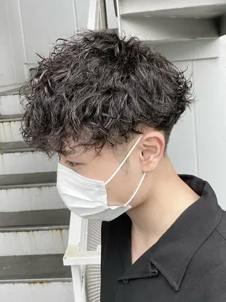 パーマ メンズ 曲がる縮毛矯正 LIBER 岩名のヘアスタイル