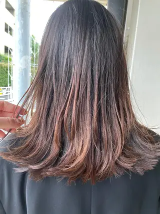 ロング カラー 鎌田 愛のヘアスタイル