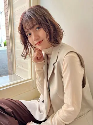 カラー 艶髪ストレート✨ 宮ヶ谷 詩温のヘアスタイル