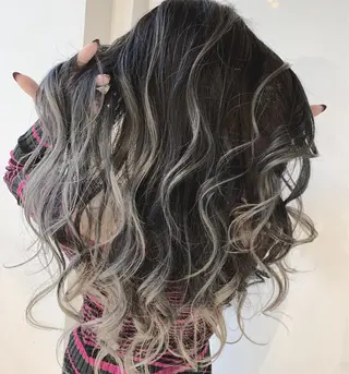 ロング カラー ブリーチ 透明感HIDEのヘアスタイル