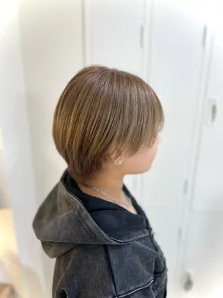 ショート カラー Zina aimiのヘアスタイル