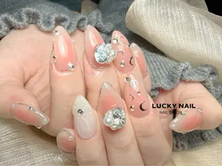 ネイル 宇 田川のネイルデザイン