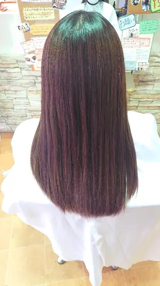 ロング カラー 山口 彩海のヘアスタイル