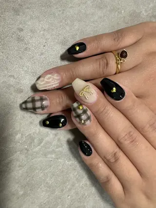 ネイル LAVISH 大和店 emi・:*+のネイルデザイン