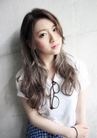 ロング 桑名 淳のヘアスタイル