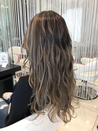 カラー 茂木 絵梨子のヘアスタイル