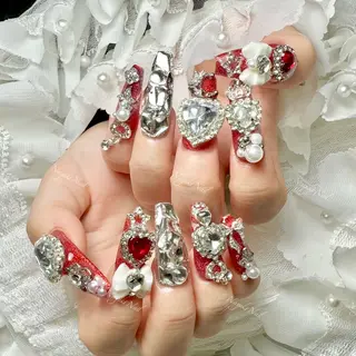 ネイル 🦋 Queenieのネイルデザイン