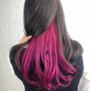 ミディアム カラー インナーカラー 推し ブリーチ 髪質改善のヘアスタイル