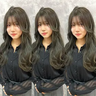 ロング カラー 韓国🇰🇷レイヤー カットオリーブカラーのヘアスタイル