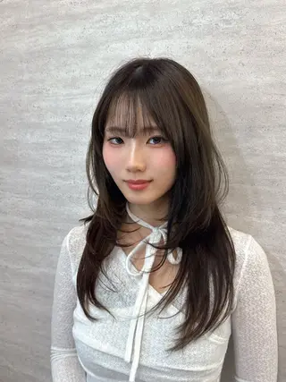 セミロング カラー ヘアアレンジ 韓国レイヤーカット/ 儚げカラーチナツのヘアスタイル