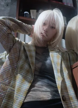 ロング カラー OPUSダブルカラー ケアブリーチのヘアスタイル