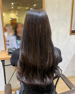 ロング カラー 曻地 彩乃のヘアスタイル