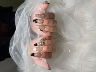 ネイル PEEKABOO 旧:momo京橋のネイルデザイン