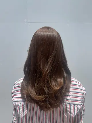 カラー 角田 澪のヘアスタイル