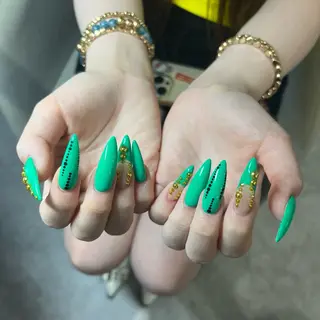 ネイル IROHA nail Ami🐊🎀のネイルデザイン