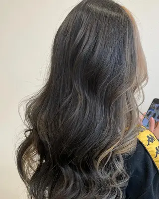 セミロング カラー HIRO .Nのヘアスタイル
