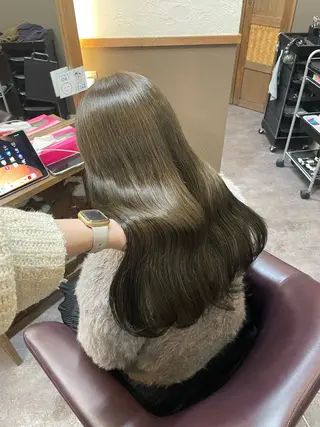 ロング カラー moe🥣ﾚｲﾔｰ ｶｯﾄ/透明感ｶﾗｰのヘアスタイル