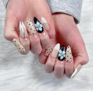 ネイル Hin Hana Nailのネイルデザイン
