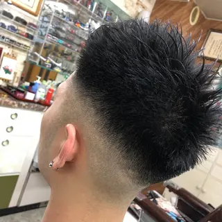 ショート メンズ 山﨑 愛也のヘアスタイル
