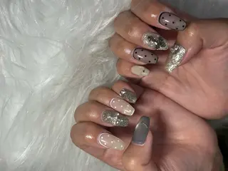 ネイル LAVISH 大和店 emi・:*+のネイルデザイン
