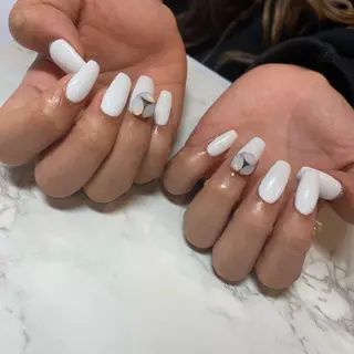 ミディアム ネイル Lu, ema nailのネイルデザイン
