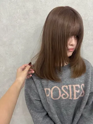 ロング Megu/ベージュ/ 透明感カラーのヘアスタイル
