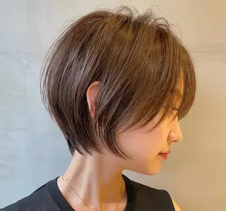 ショート カラー 《髪質改善✖️レイヤ ー🩶》ナオヤのヘアスタイル