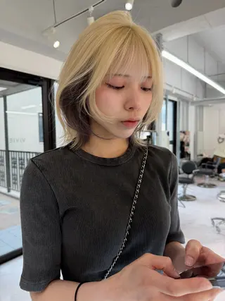 ミディアム カラー TATSUブリーチ/ ミルクティーベージュのヘアスタイル