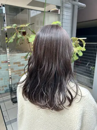 カラー 西村 優那のヘアスタイル