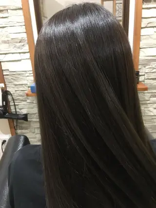 ロング 山岡 秀規のヘアスタイル