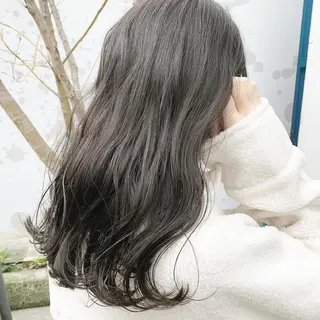 ミディアム カラー ハイトーンボブ 前田 表参道　グレージュのヘアスタイル