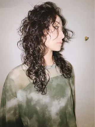 ロング スパイラルパーマ/デ ザインカット/アミのヘアスタイル