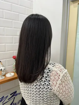 ミディアム 都築 初果のヘアスタイル