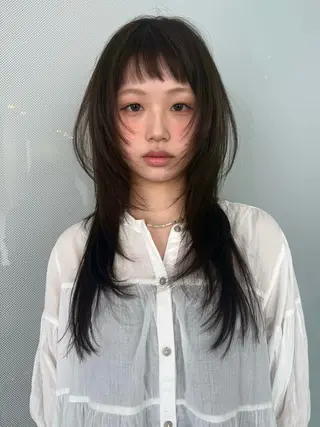 ロング anna 韓国レイヤ ー/ ハッシュカットのヘアスタイル