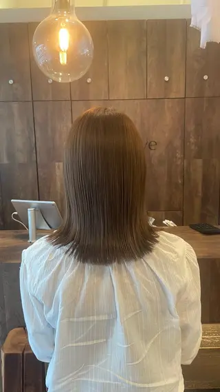 ミディアム 原田 朱里のヘアスタイル