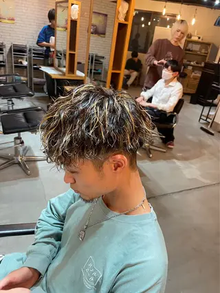 ショート カラー パーマ メンズ ツイスパ特化 石川 歳也のヘアスタイル