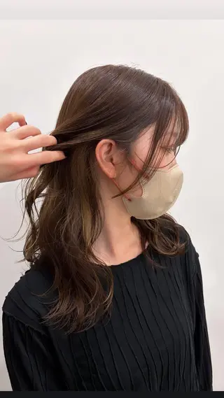 カラー サイトウ リオナのヘアスタイル