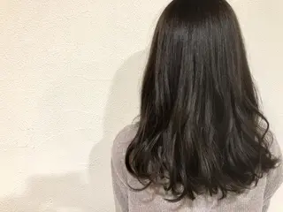 ミディアム カラー パル__レイヤー/パ ーマ/デザインカラーのヘアスタイル