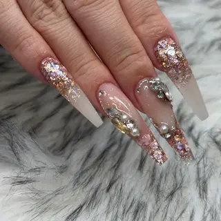 ロング Whity kiriのネイルデザイン