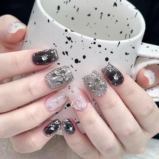 ネイル Queens テイのネイルデザイン
