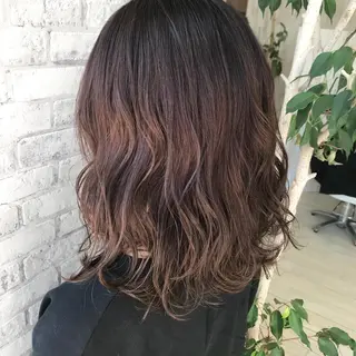ミディアム カラー Oopsレイヤー 加藤澄都のヘアスタイル