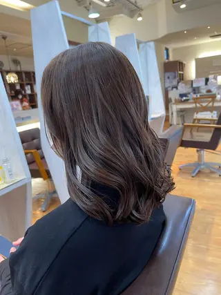 セミロング 梶谷 和希のヘアスタイル